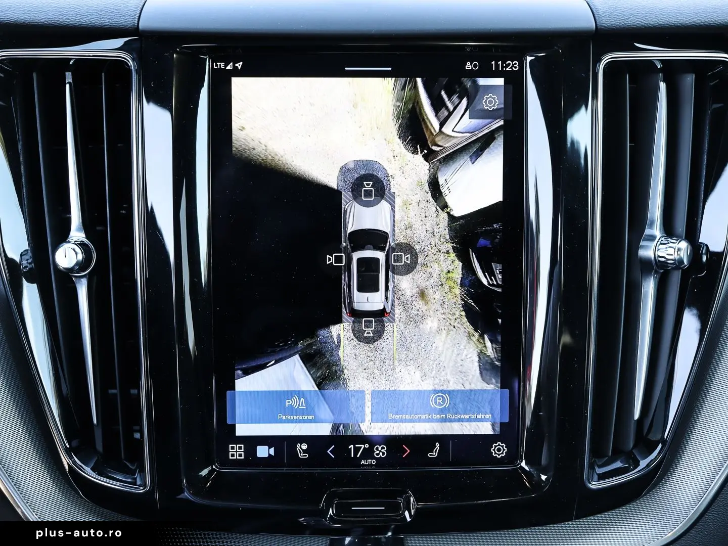 VOLVO XC60 Plus Dark Recharge Plug-In Hybrid AWD T6 Tw