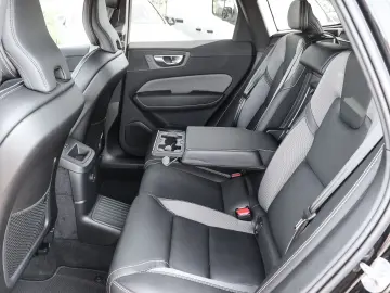 VOLVO XC60 Plus Dark Recharge Plug-In Hybrid AWD T6 Tw