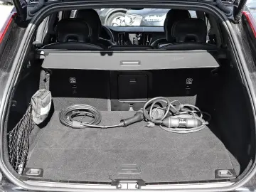 VOLVO XC60 Plus Dark Recharge Plug-In Hybrid AWD T6 Tw