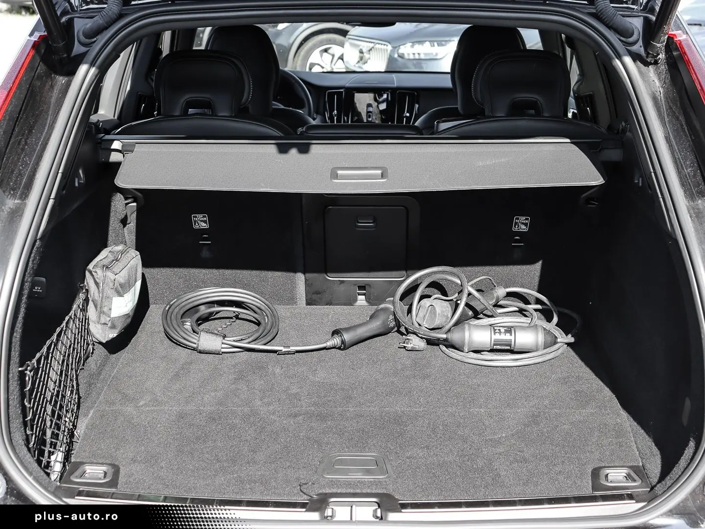 VOLVO XC60 Plus Dark Recharge Plug-In Hybrid AWD T6 Tw