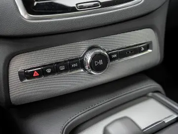 VOLVO XC90 T8 AWD Plus Bright PANORAMA   360  KAMERA