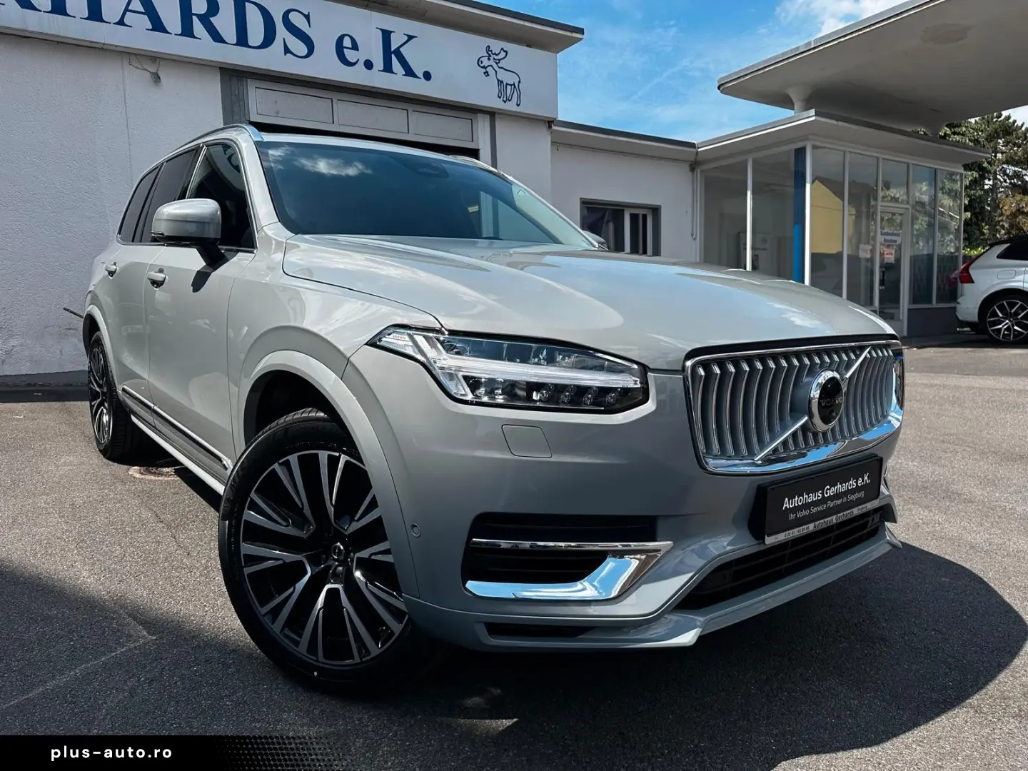 VOLVO XC90 T8 AWD Plus LRANGE Plug-In 7SitzerPano 360
