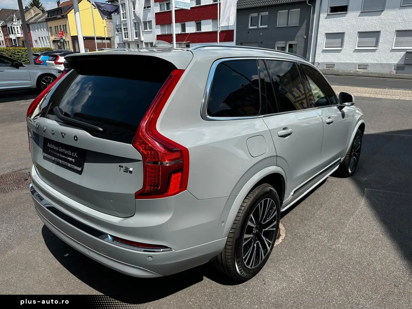 VOLVO XC90 T8 AWD Plus LRANGE Plug-In 7SitzerPano 360