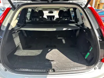 VOLVO XC90 T8 AWD Plus LRANGE Plug-In 7SitzerPano 360