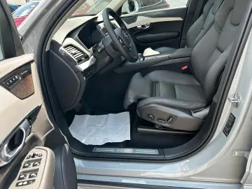 VOLVO XC90 T8 AWD Plus LRANGE Plug-In 7SitzerPano 360