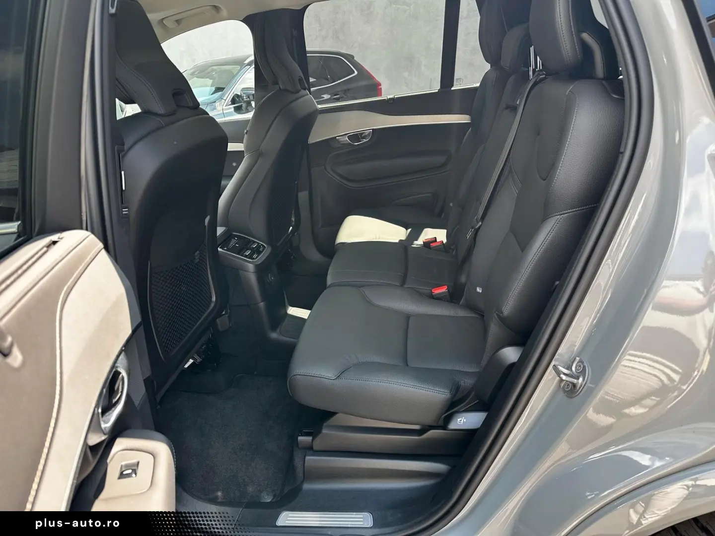 VOLVO XC90 T8 AWD Plus LRANGE Plug-In 7SitzerPano 360