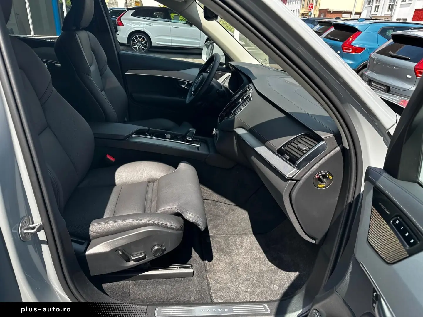 VOLVO XC90 T8 AWD Plus LRANGE Plug-In 7SitzerPano 360