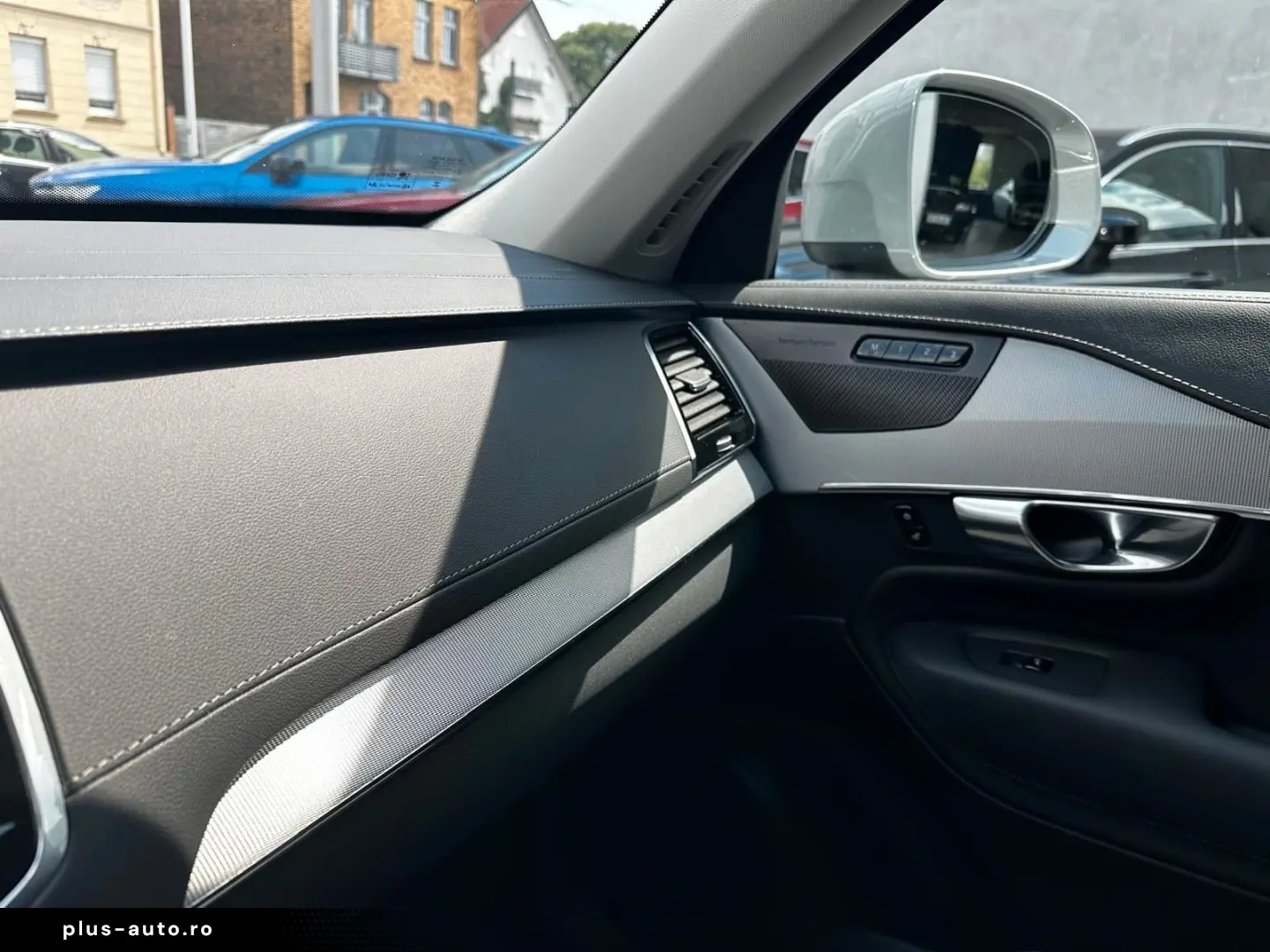 VOLVO XC90 T8 AWD Plus LRANGE Plug-In 7SitzerPano 360