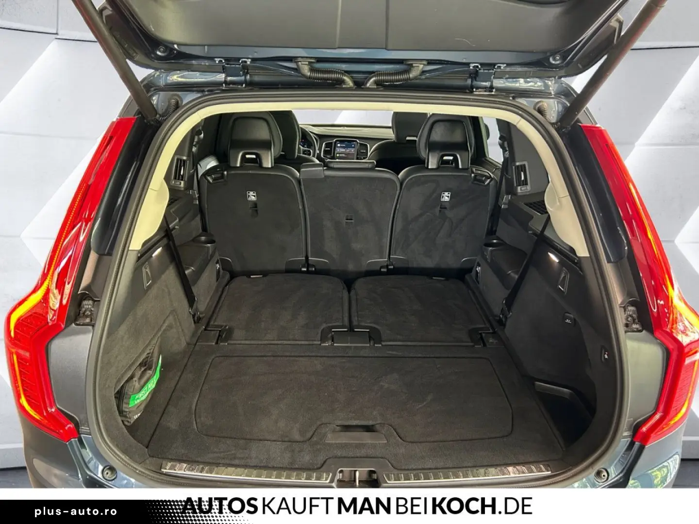 VOLVO XC90 T8 Recharge AWD PlusBright AHK PANO STH 360