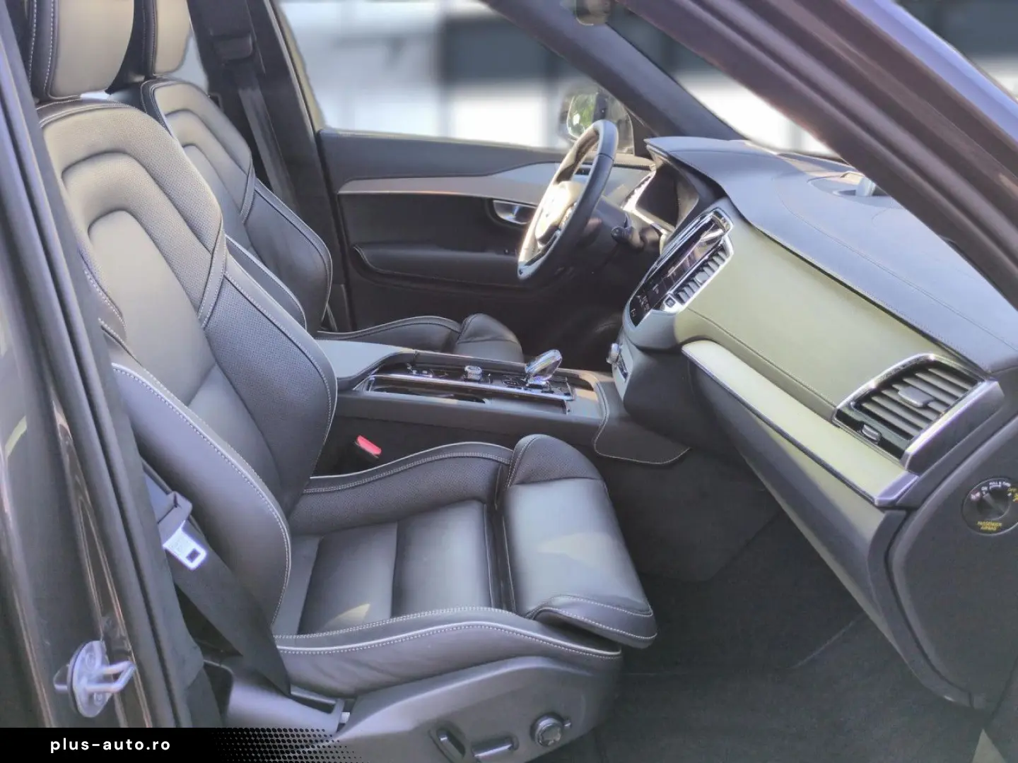 VOLVO XC90 T8 Recharge Ultra Dark Plug-In Hybrid AWD