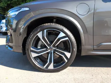 VOLVO XC90 T8 Recharge Ultra Dark Plug-In Hybrid AWD