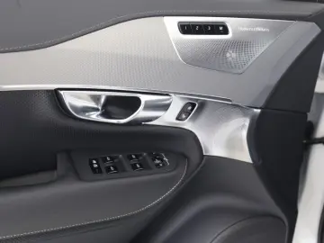 VOLVO XC90 Plus Bright Recharge Plug-In Hybrid AWD T8