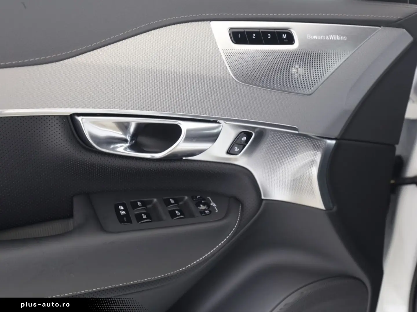 VOLVO XC90 Plus Bright Recharge Plug-In Hybrid AWD T8