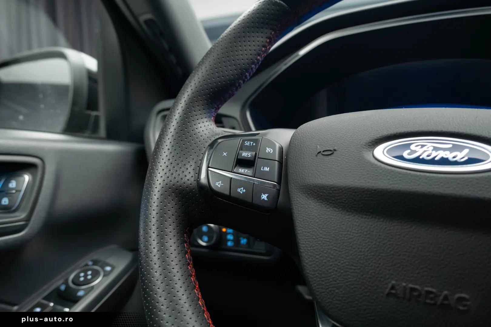 Ford Kuga 2.5 Duratec FHEV ST-LINE