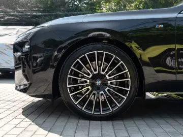 BMW 740 d M SPORT.DR.ASS.PRO.MASSAGE