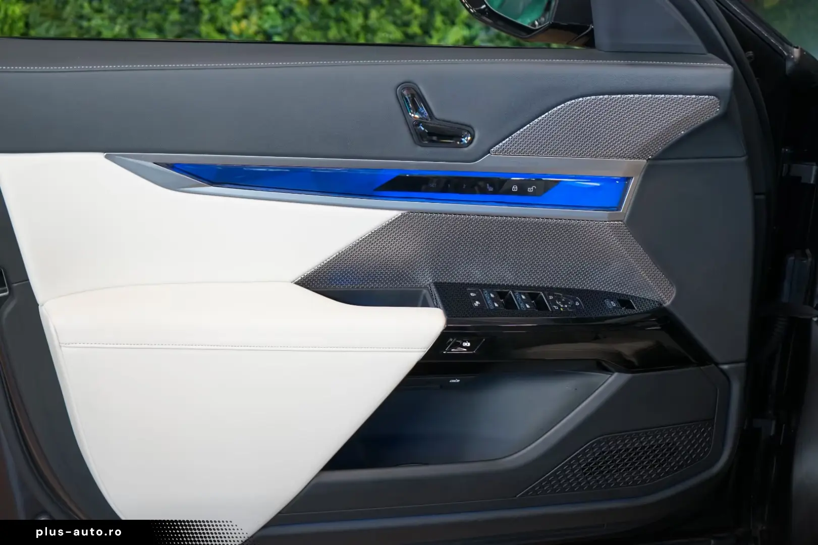 BMW 740 dxDRIVE B&W INDIVIDUAL TOW