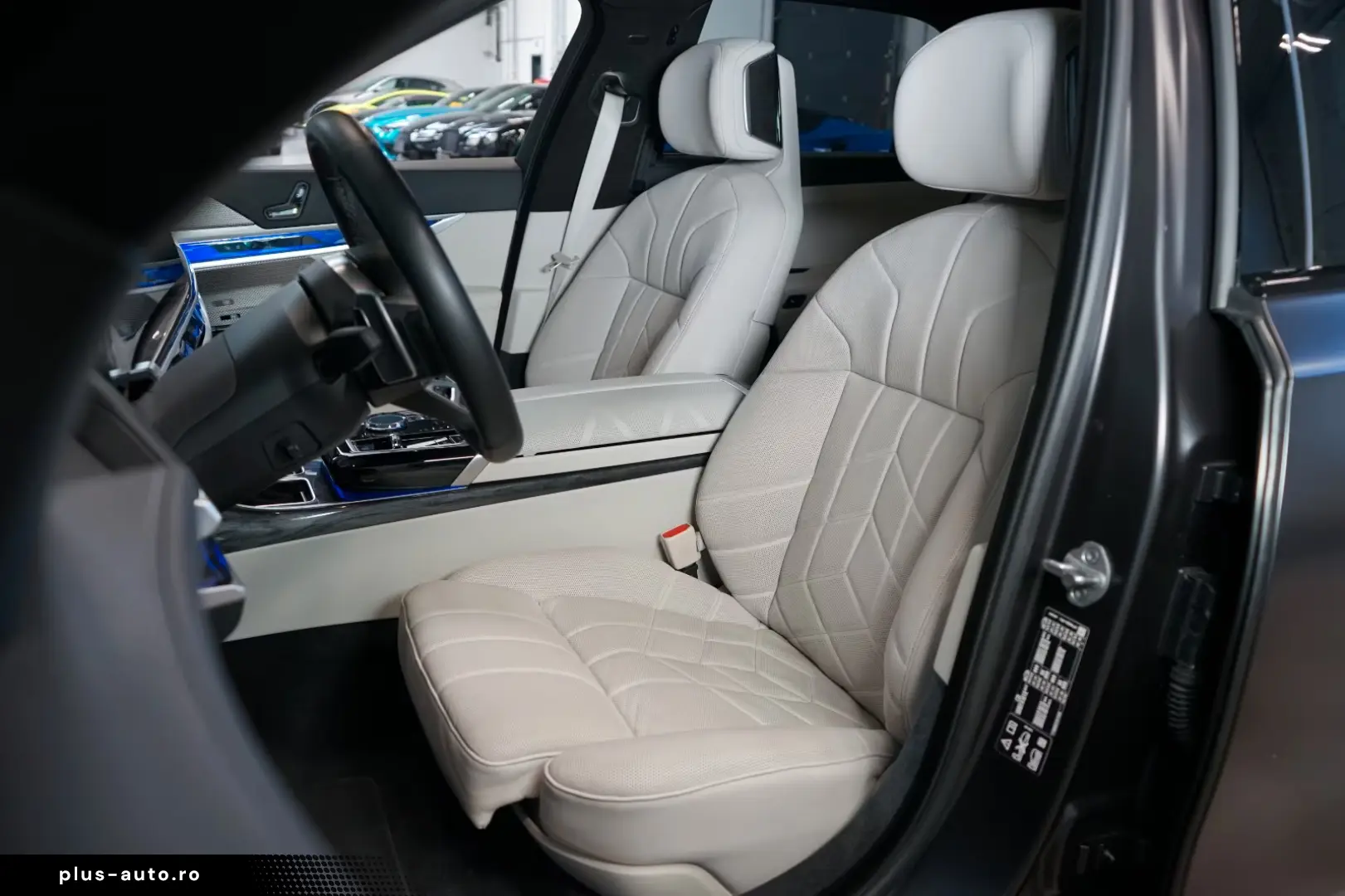 BMW 740 dxDRIVE B&W INDIVIDUAL TOW