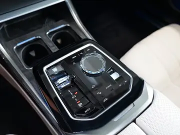 BMW 740 dxDRIVE B&W INDIVIDUAL TOW