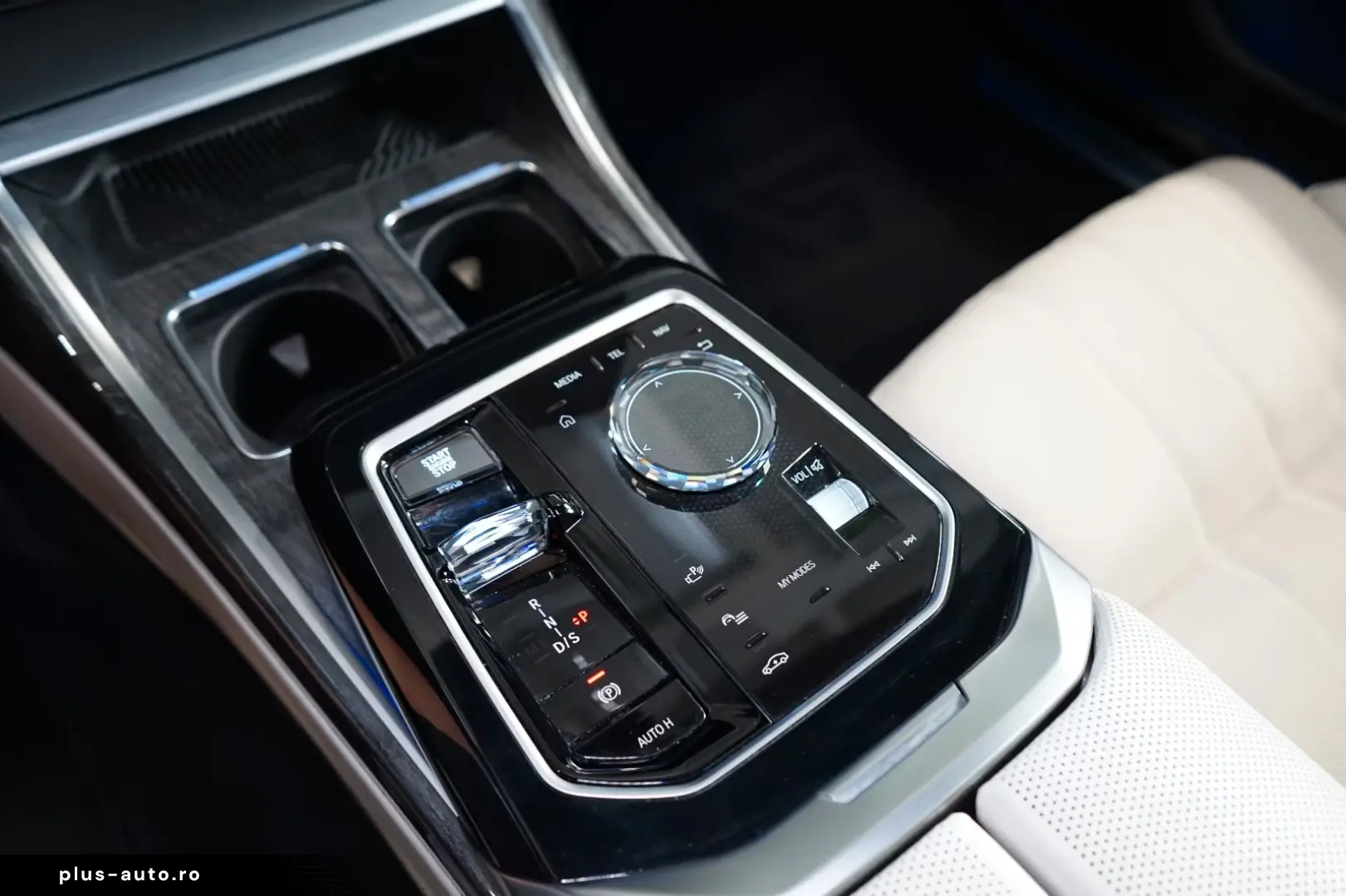 BMW 740 dxDRIVE B&W INDIVIDUAL TOW