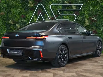 BMW 740 dxDRIVE B&W INDIVIDUAL TOW