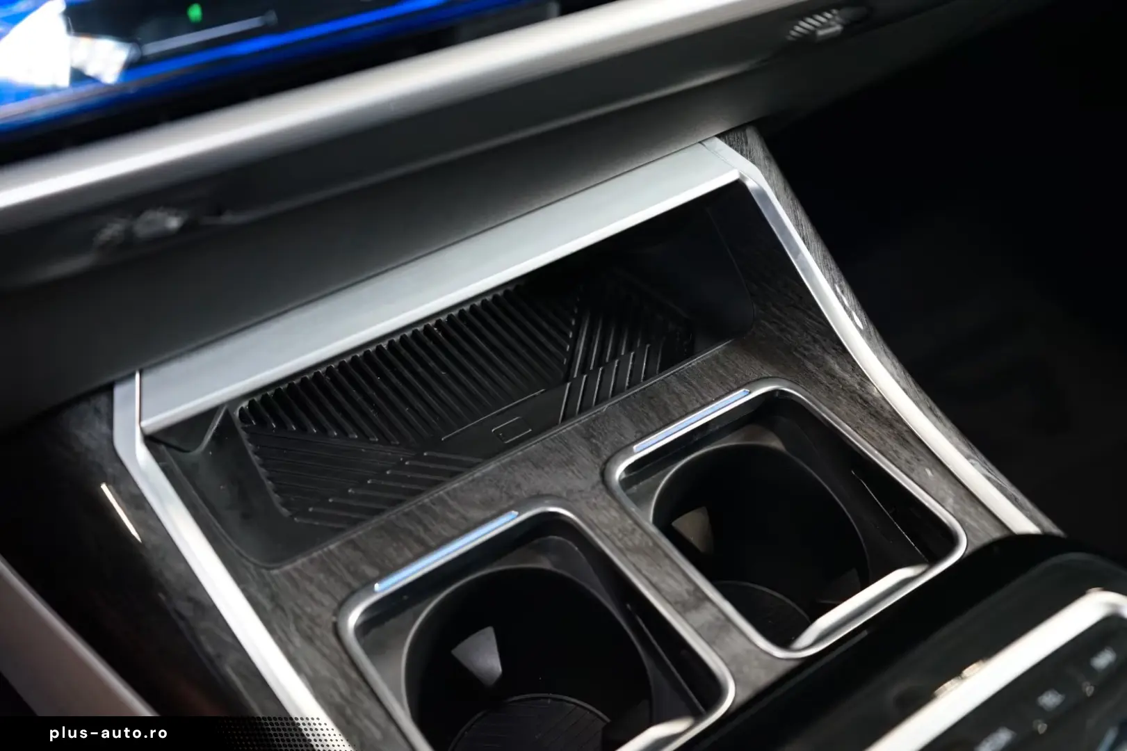 BMW 740 dxDRIVE B&W INDIVIDUAL TOW