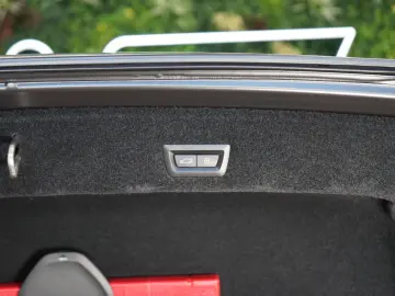 BMW 740 dxDRIVE B&W INDIVIDUAL TOW