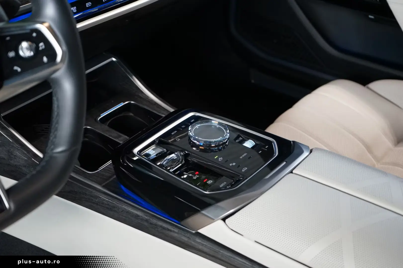 BMW 740 dxDRIVE B&W INDIVIDUAL TOW