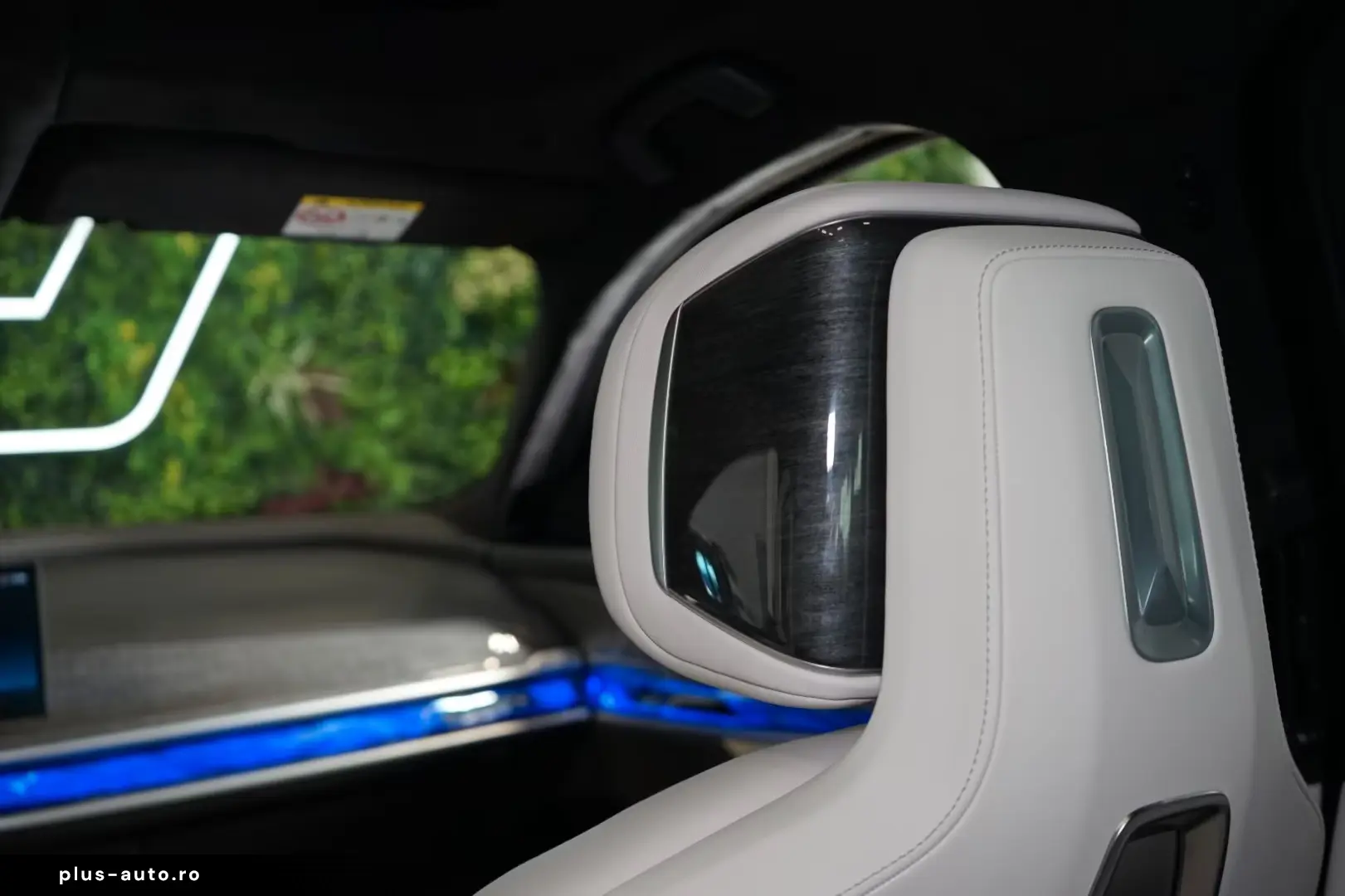 BMW 740 dxDRIVE B&W INDIVIDUAL TOW