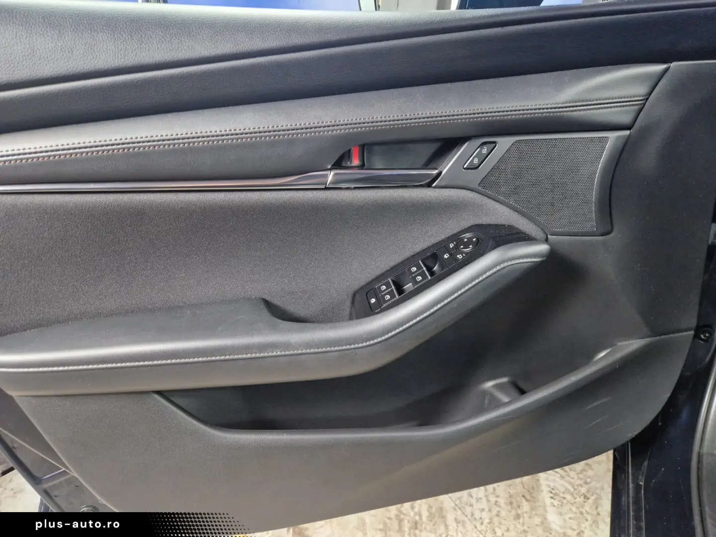 MAZDA 3 SEDAN E-SKYACTIVE G PLUS HYBRID 6AT