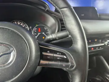 MAZDA 3 SEDAN E-SKYACTIVE G PLUS HYBRID 6AT