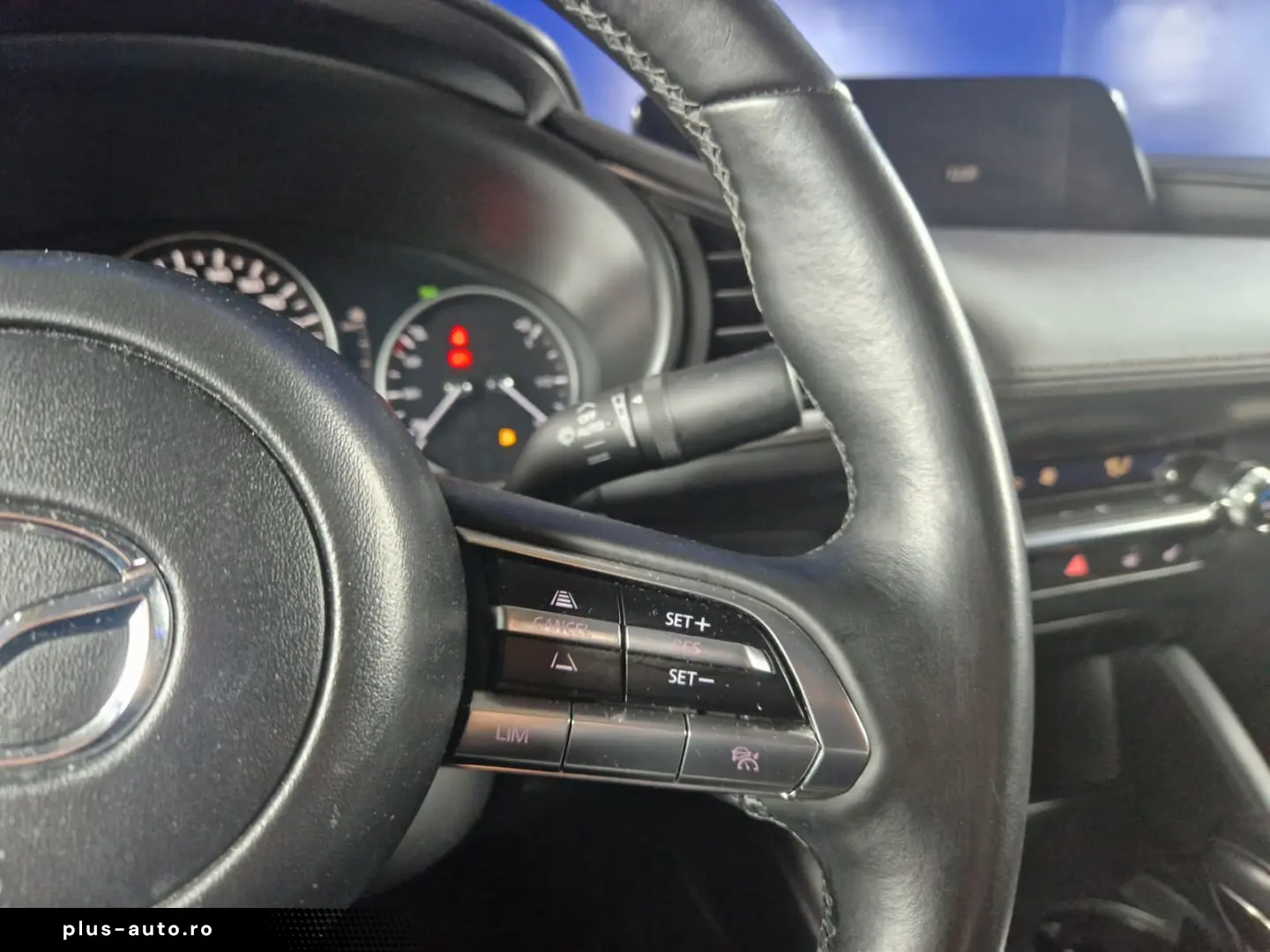 MAZDA 3 SEDAN E-SKYACTIVE G PLUS HYBRID 6AT