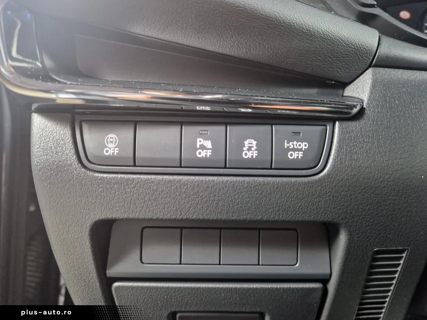 MAZDA 3 SEDAN E-SKYACTIVE G PLUS HYBRID 6AT