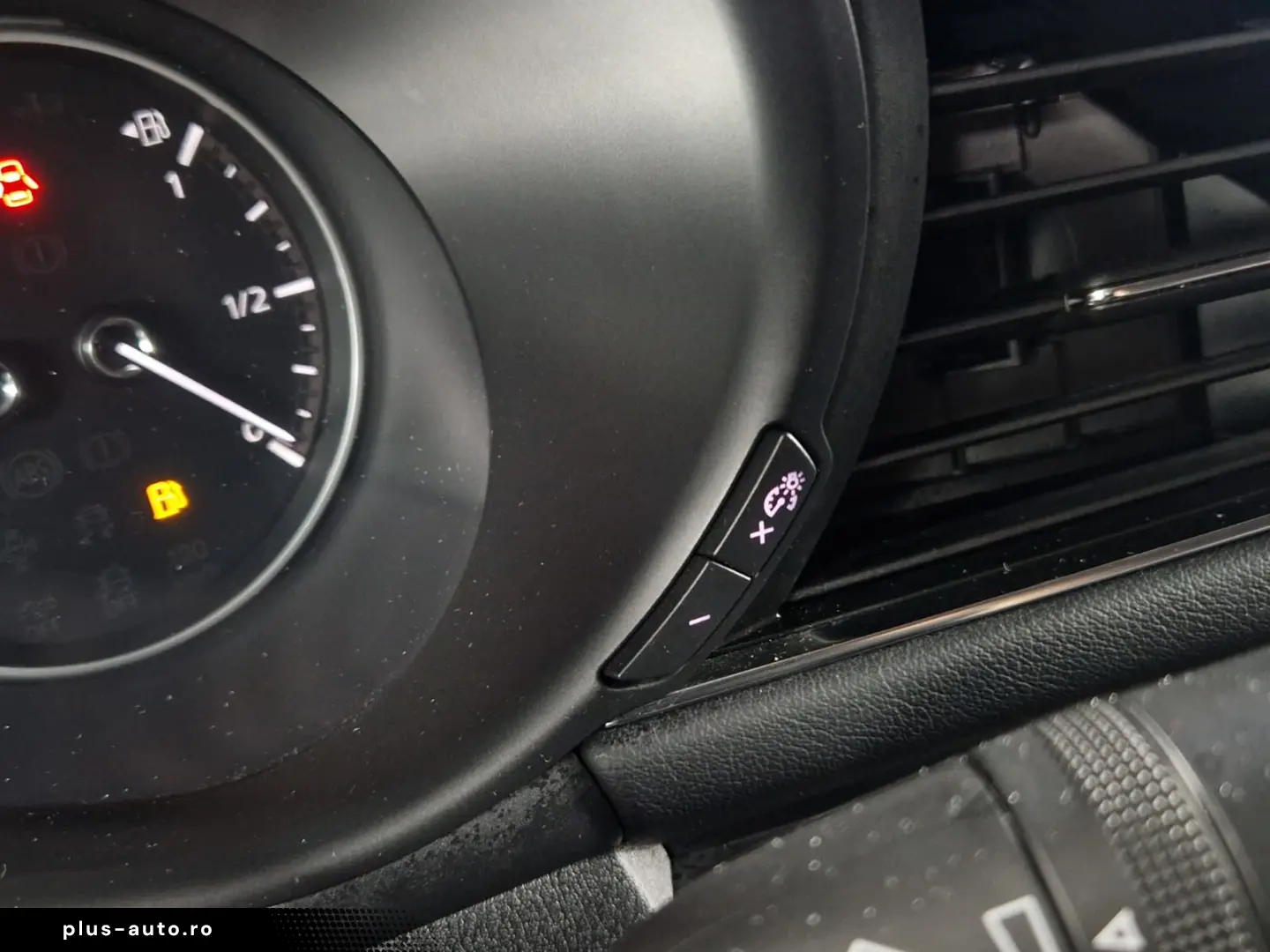 MAZDA 3 SEDAN E-SKYACTIVE G PLUS HYBRID 6AT