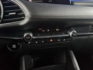MAZDA 3 SEDAN E-SKYACTIVE G PLUS HYBRID 6AT