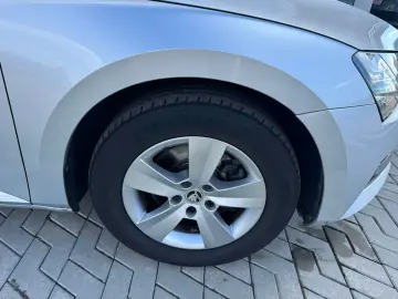 Skoda Superb 2.0 TDI DSG Style