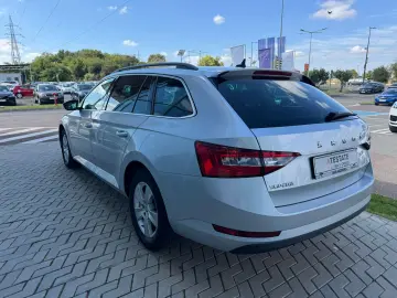 Skoda Superb 2.0 TDI DSG Style