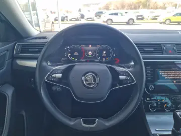 Skoda Superb 2.0 TDI DSG Style