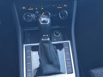 Skoda Superb 2.0 TDI DSG Style