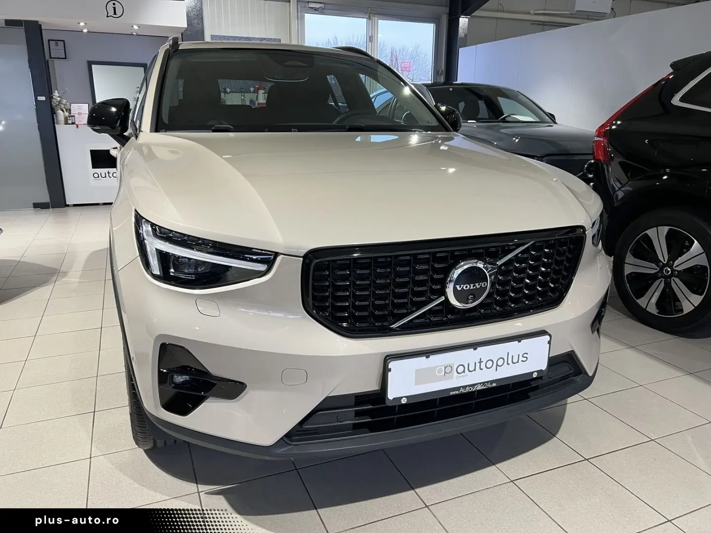 VOLVO XC40 B3 Plus Dark ACC BLIS 360  Pixel-LED Leder