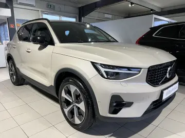 VOLVO XC40 B3 Plus Dark ACC BLIS 360  Pixel-LED Leder