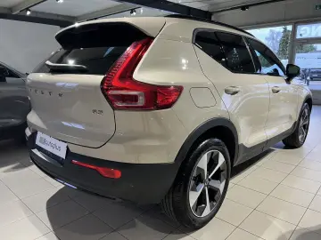 VOLVO XC40 B3 Plus Dark ACC BLIS 360  Pixel-LED Leder