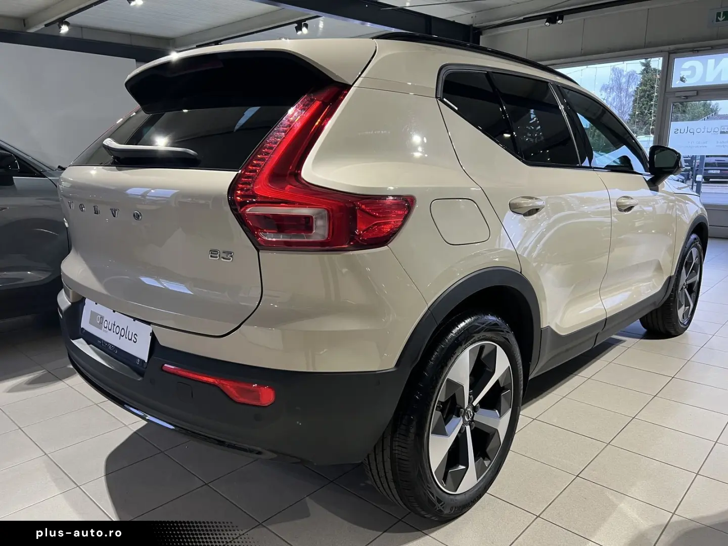 VOLVO XC40 B3 Plus Dark ACC BLIS 360  Pixel-LED Leder