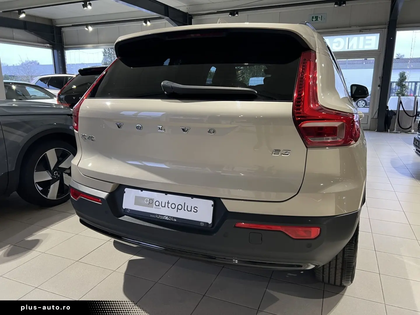 VOLVO XC40 B3 Plus Dark ACC BLIS 360  Pixel-LED Leder
