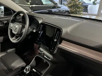 VOLVO XC40 B3 Plus Dark ACC BLIS 360  Pixel-LED Leder