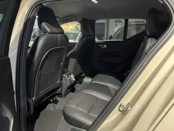 VOLVO XC40 B3 Plus Dark ACC BLIS 360  Pixel-LED Leder