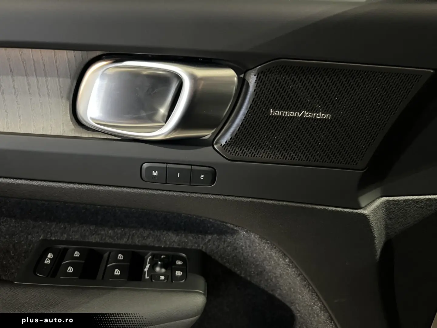 VOLVO XC40 B3 Plus Dark ACC BLIS 360  Pixel-LED Leder