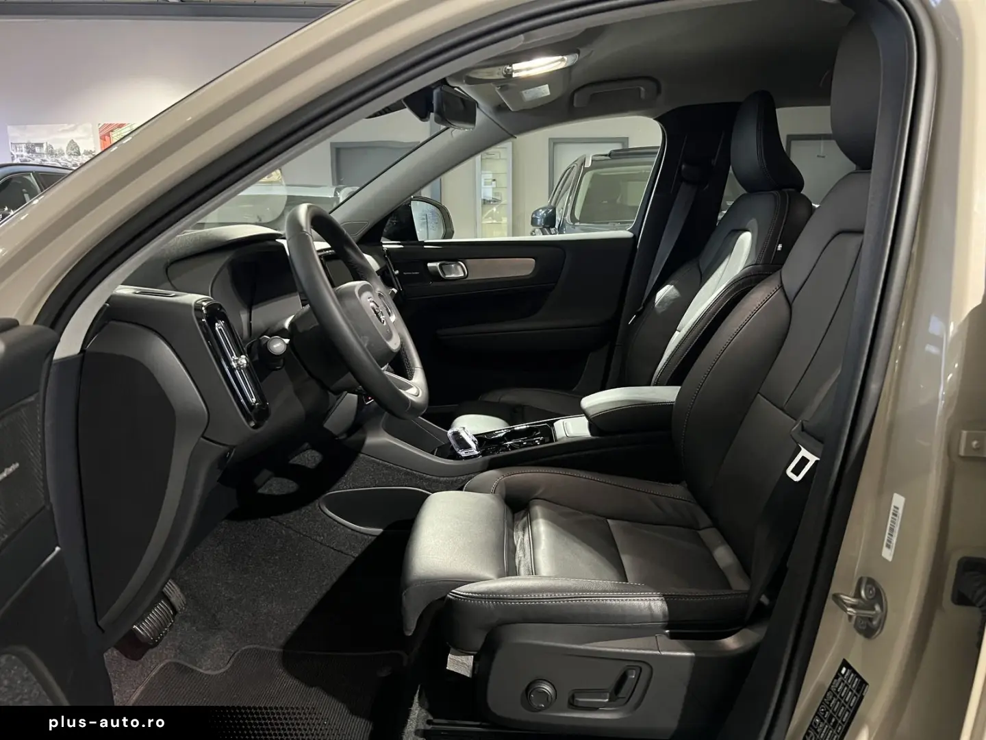 VOLVO XC40 B3 Plus Dark ACC BLIS 360  Pixel-LED Leder