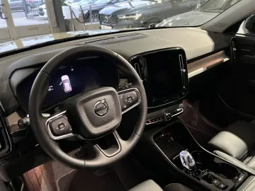 VOLVO XC40 B3 Plus Dark ACC BLIS 360  Pixel-LED Leder