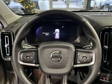 VOLVO XC40 B3 Plus Dark ACC BLIS 360  Pixel-LED Leder