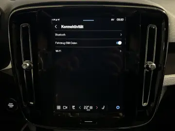 VOLVO XC40 B3 Plus Dark ACC BLIS 360  Pixel-LED Leder